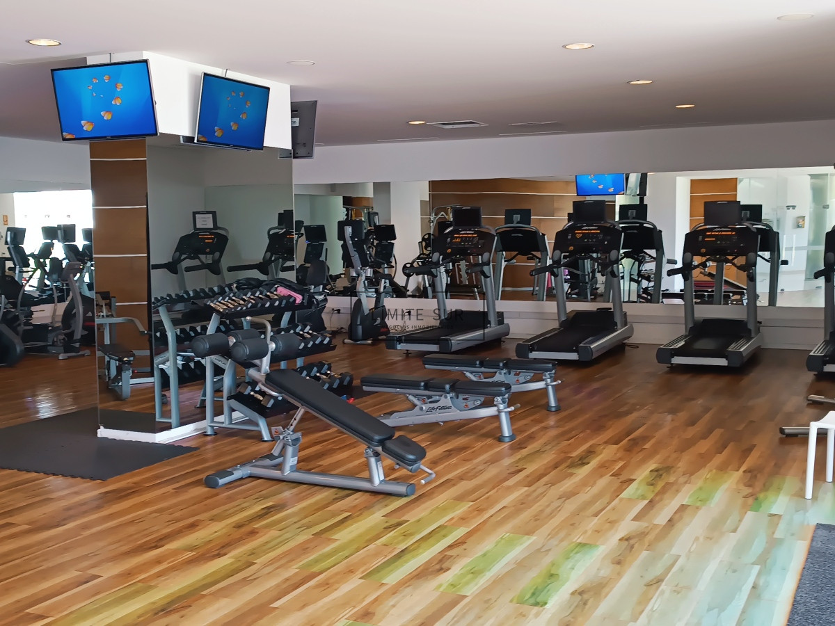 Apartamento ID.101 - Excelente torre con servicios a 100 mts de Playa Brava