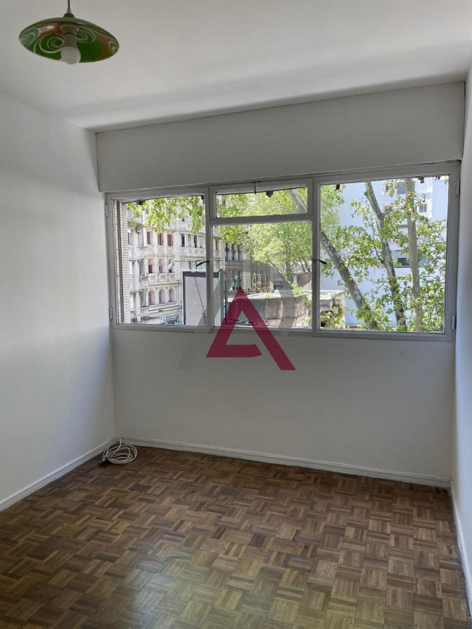 Apartamento ID.255 - VENTA APARTAMENTO 1 Dorm.- CENTRO -Tel. 097.094.674