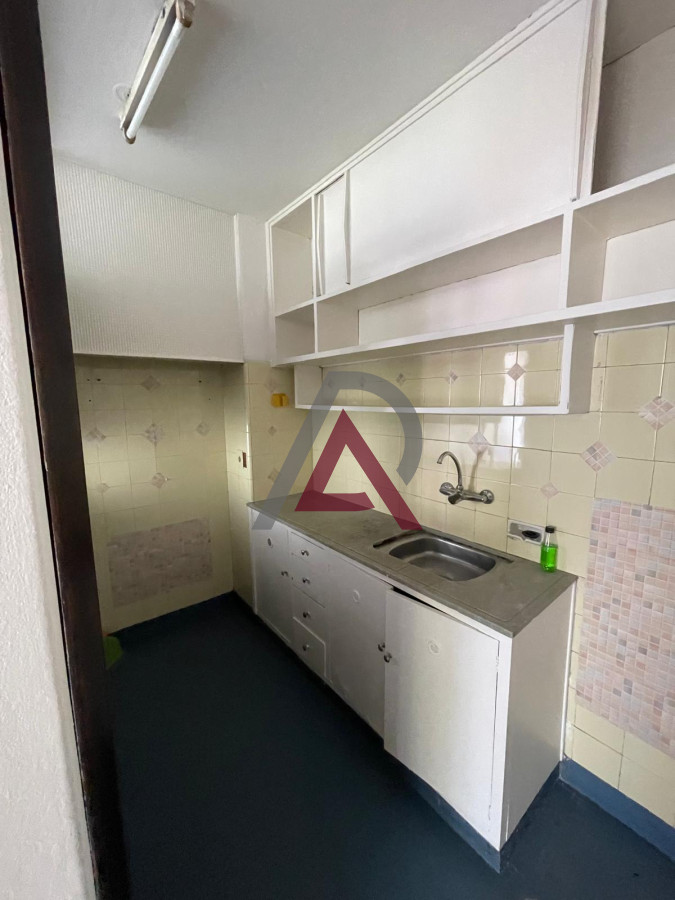 Apartamento ID.255 - VENTA APARTAMENTO 1 Dorm.- CENTRO -Tel. 097.094.674