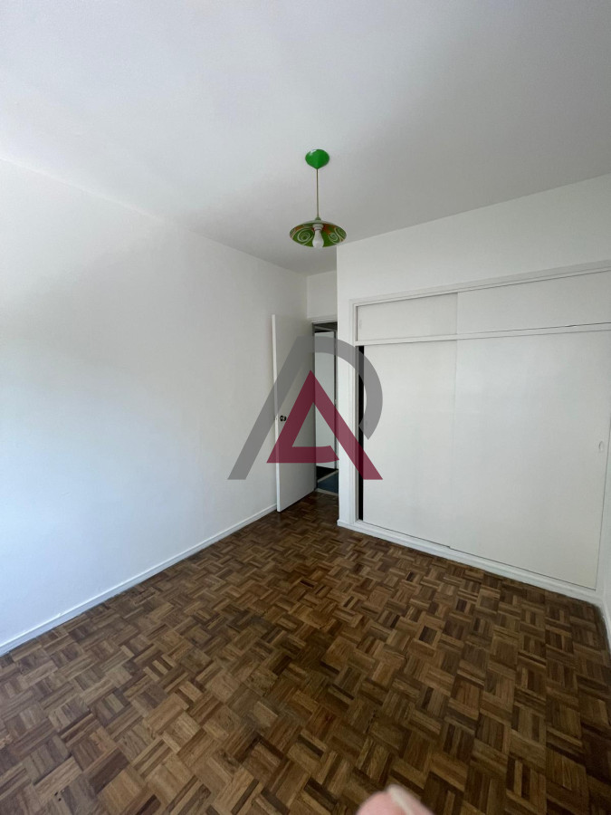 Apartamento ID.255 - VENTA APARTAMENTO 1 Dorm.- CENTRO -Tel. 097.094.674