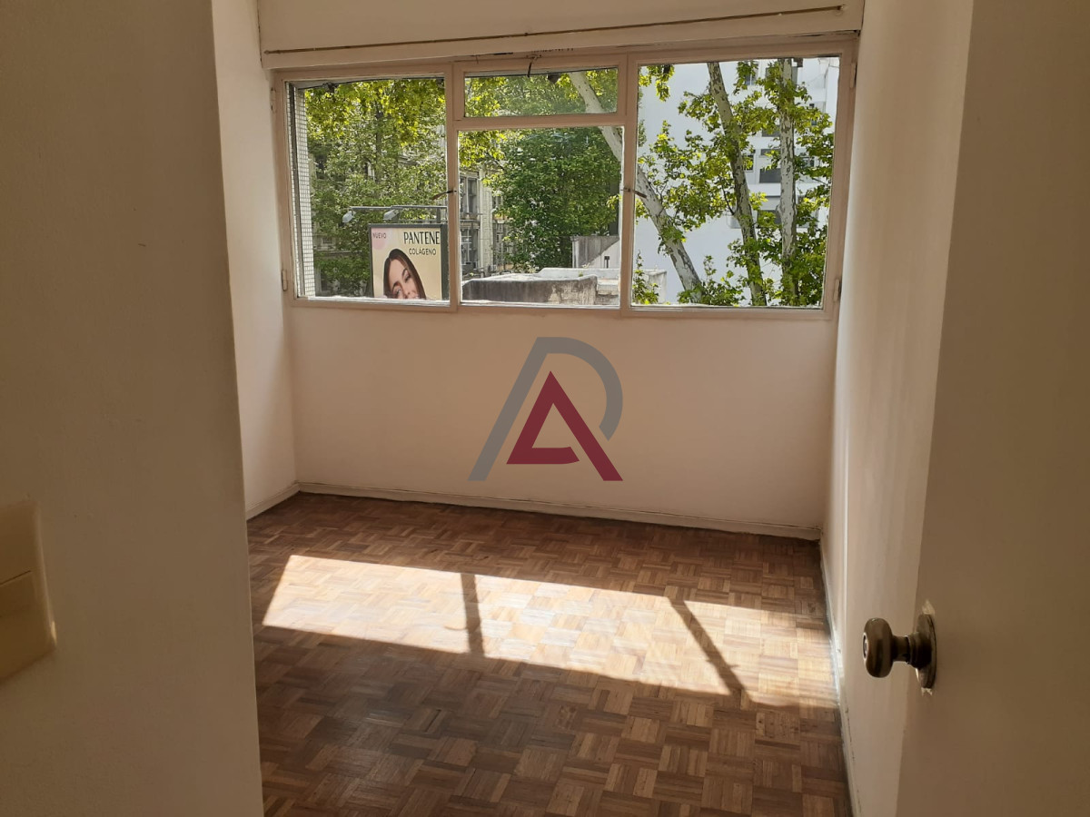 Apartamento ID.255 - VENTA APARTAMENTO 1 Dorm.- CENTRO -Tel. 097.094.674