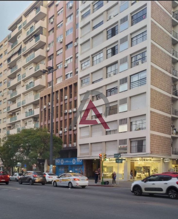 Apartamento ID.61 - VENTA  Apartamento sobre 18 de Julio! con Renta 
