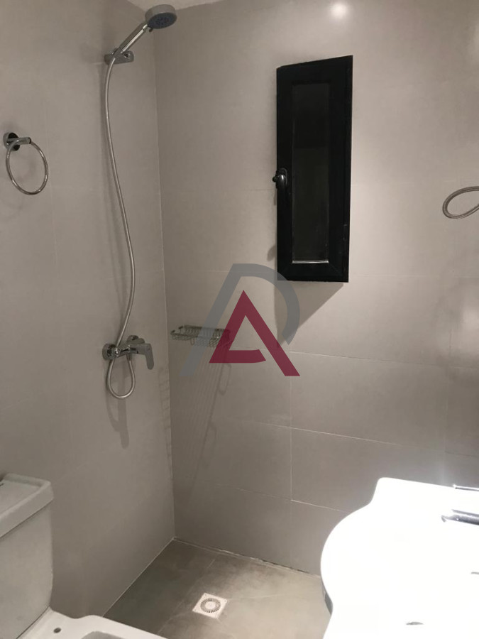 Apartamento ID.61 - VENTA  Apartamento sobre 18 de Julio! con Renta 