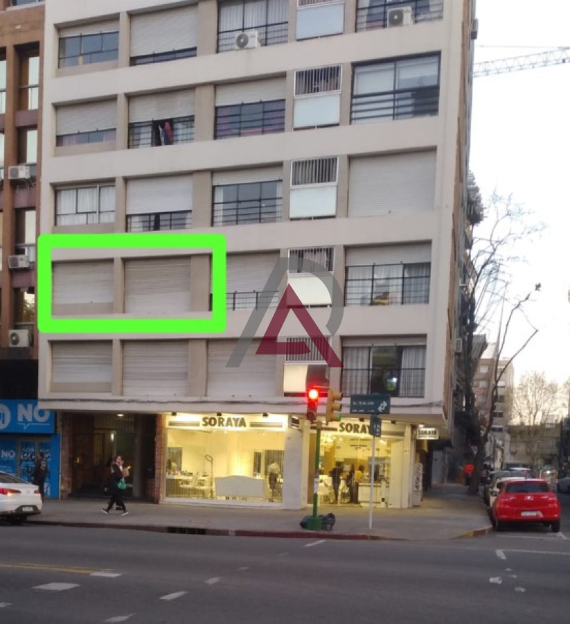 Apartamento ID.61 - VENTA  Apartamento sobre 18 de Julio! con Renta 