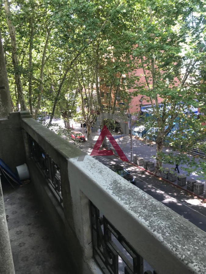 Apartamento ID.57 - VENTA  APARTAMENTO , 3 Dormitorios , CORDÓN, con RENTA 