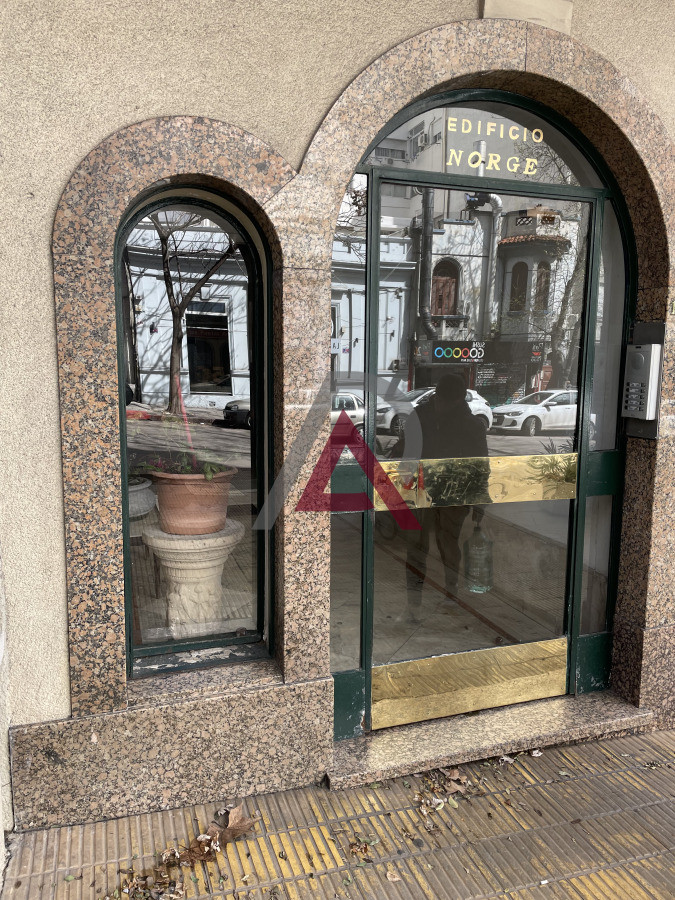 Apartamento ID.254 - VENTA APARTAMENTO 4 Dorm. + 2 Baños - POCITOS