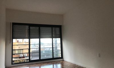 VENTA  Apartamento sobre 18 de Julio! con Renta