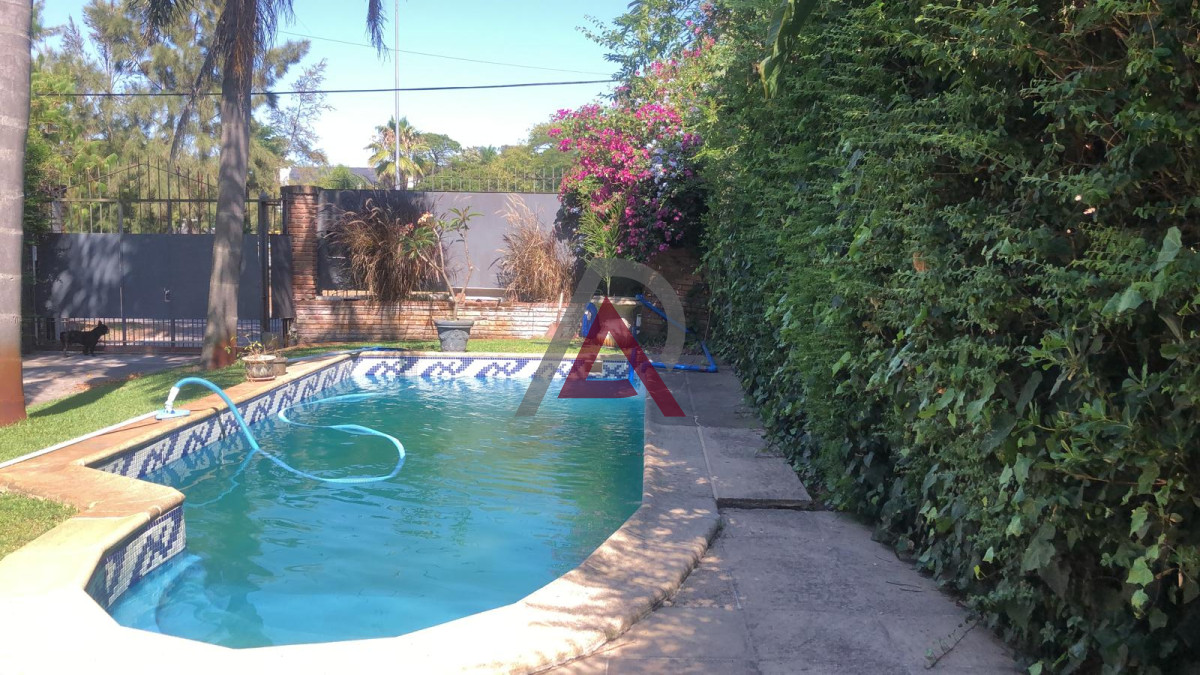 Casa ID.144 - Casa en La Caleta de Carrasco- ÚNICA en la zona y sobre Avenida de las Américas!!!!