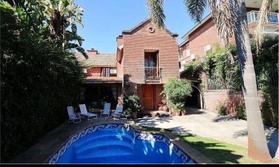 Casa en La Caleta de Carrasco- ÚNICA en la zona y sobre Avenida de las Américas!!!!