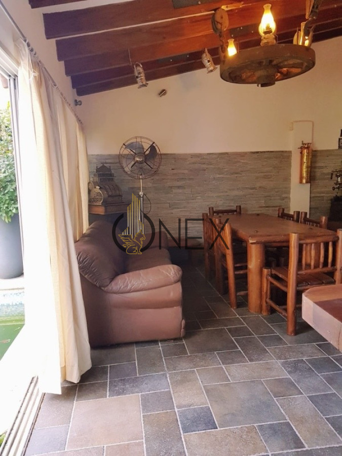 Casa ID.2941 - Venta Espectacular Casa En Esquina Zona Prado
