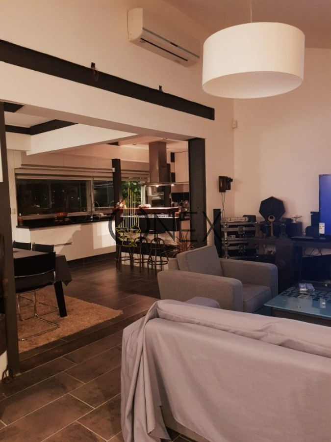 Casa ID.2941 - Venta Espectacular Casa En Esquina Zona Prado