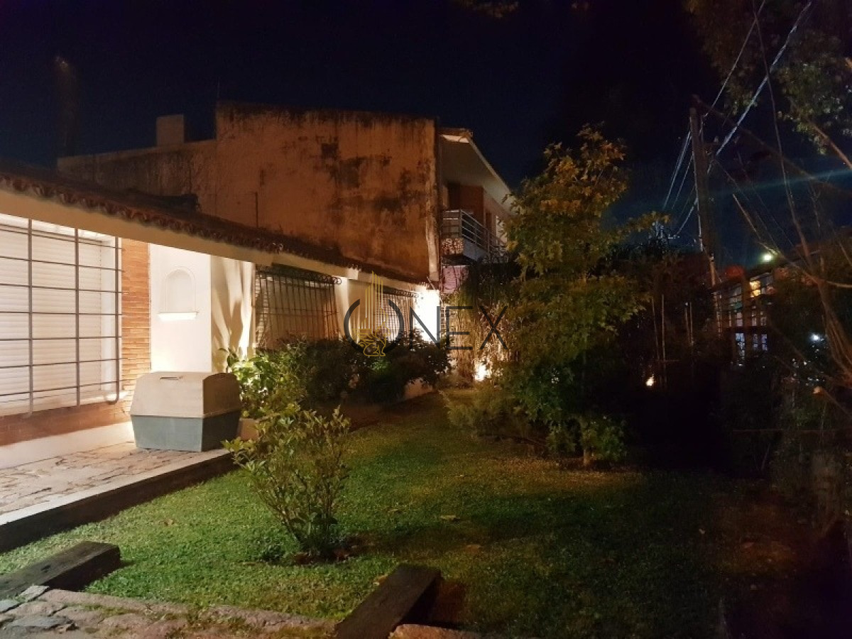 Casa ID.2941 - Venta Espectacular Casa En Esquina Zona Prado
