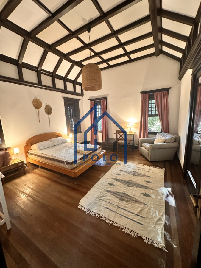 Casa ID.129 - Alquiler Casa con 6 Dormitorios en Pocitos y con estacionamiento (cod 888)