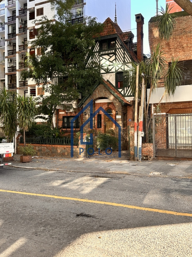 Casa ID.129 - Alquiler Casa con 6 Dormitorios en Pocitos y con estacionamiento (cod 888)