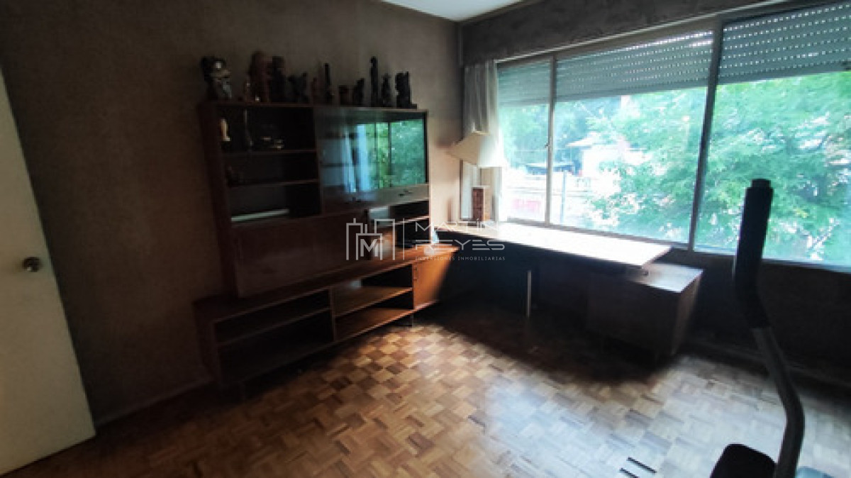 Apartamento ID.1207 - Venta apartamento 3 dormitorios y servicio con garaje fijo en Punta Carretas