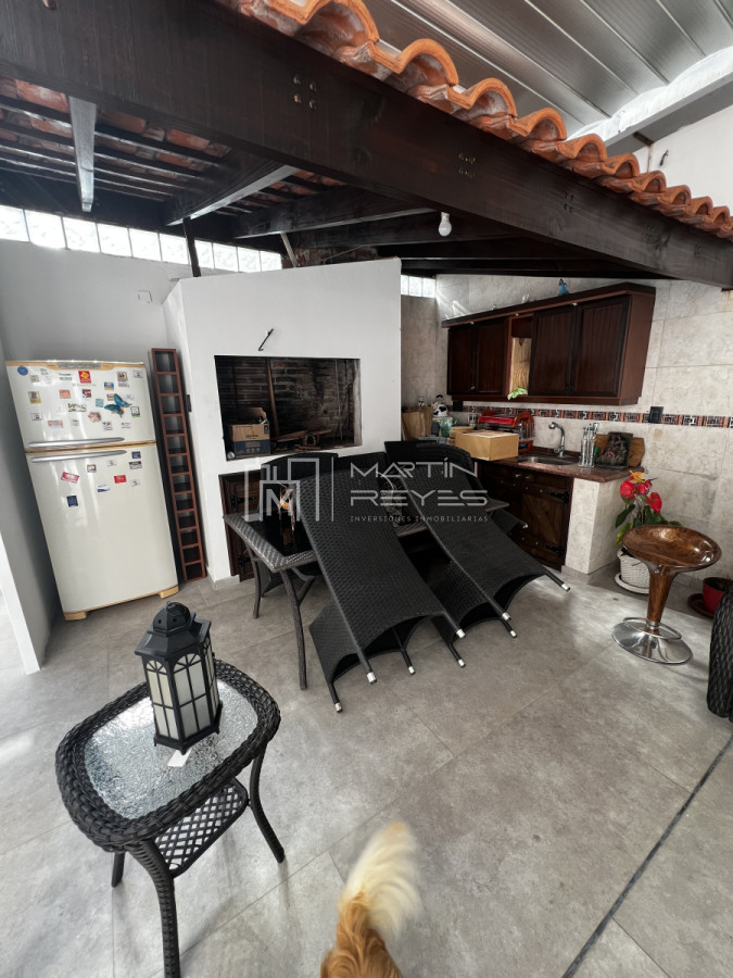 Apartamento ID.889 - Venta Apartamento 5 dormitorios con patio 70m2 en Pocitos 