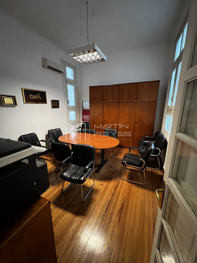 Apartamento ID.1125 - Venta Departamento de 14 Dormitorios sobre 18 de Julio (cod 1125)