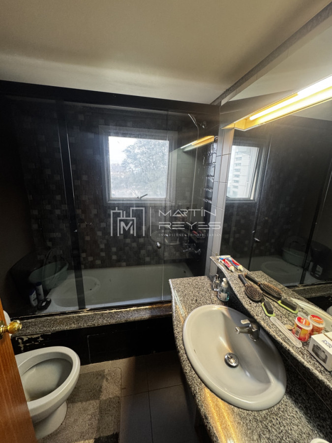 Apartamento ID.1573 - Alquiler Apartamento Amueblado de 2 Dormitorios con garaje en Torres Náuticas | Puerto del Buceo