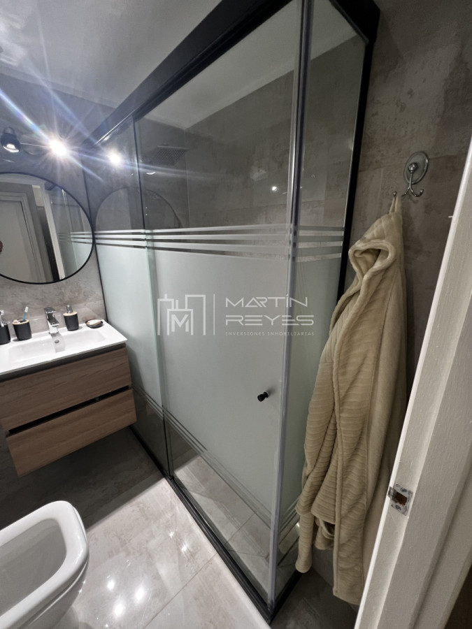 Apartamento ID.889 - Venta Apartamento 5 dormitorios con patio 70m2 en Pocitos 