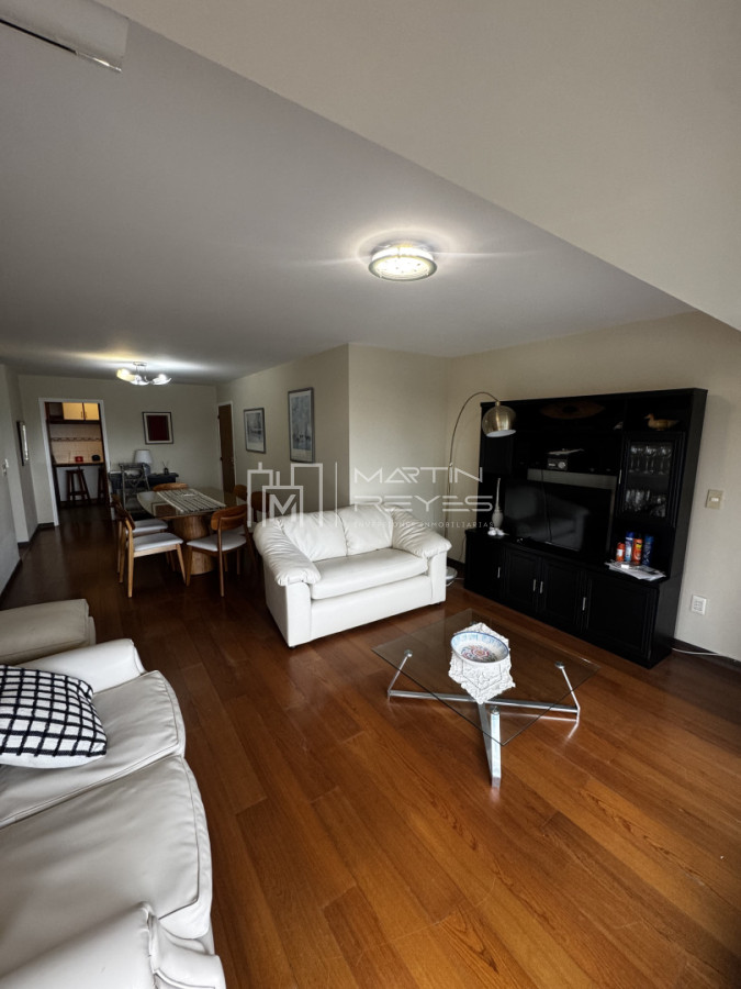 Apartamento ID.1573 - Alquiler Apartamento Amueblado de 2 Dormitorios con garaje en Torres Náuticas | Puerto del Buceo