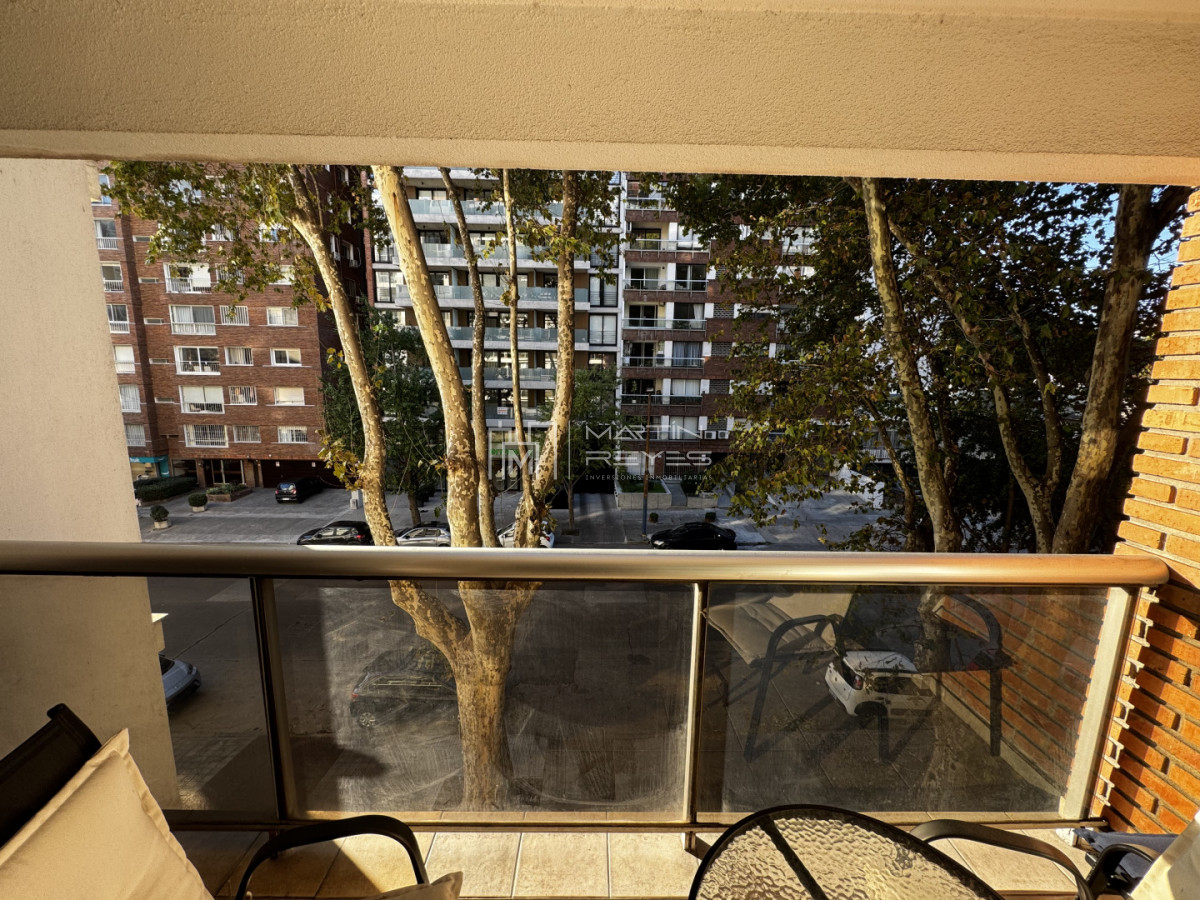 Apartamento ID.1572 - Venta Apartamento 2 Dormitorios en Punta Carretas con Orientación Noroeste.