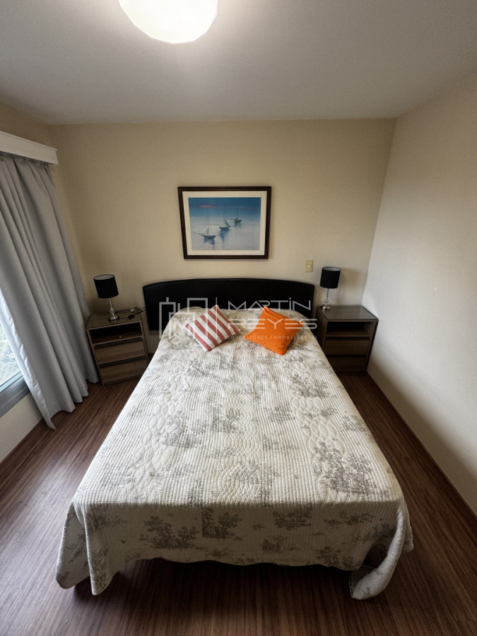 Apartamento ID.1573 - Alquiler Apartamento Amueblado de 2 Dormitorios con garaje en Torres Náuticas | Puerto del Buceo