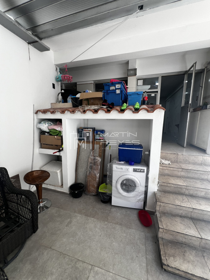 Apartamento ID.889 - Venta Apartamento 5 dormitorios con patio 70m2 en Pocitos 