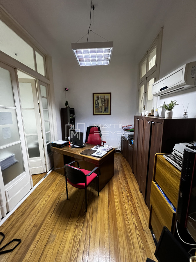 Apartamento ID.1125 - Venta Departamento de 14 Dormitorios sobre 18 de Julio (cod 1125)