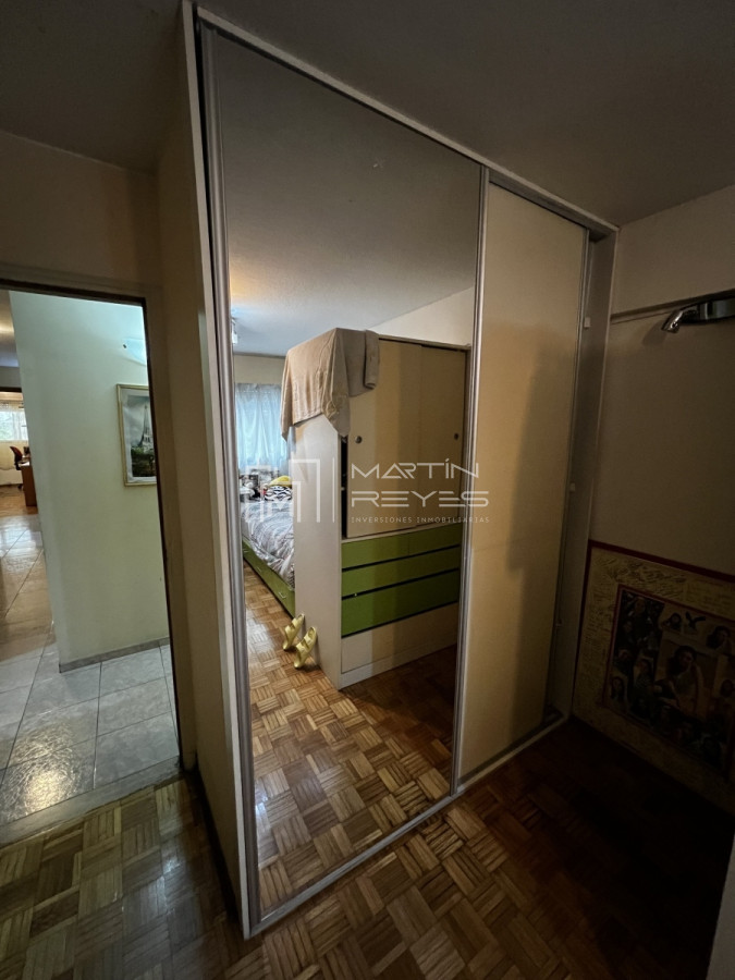 Apartamento ID.889 - Venta Apartamento 5 dormitorios con terraza en Pocitos 