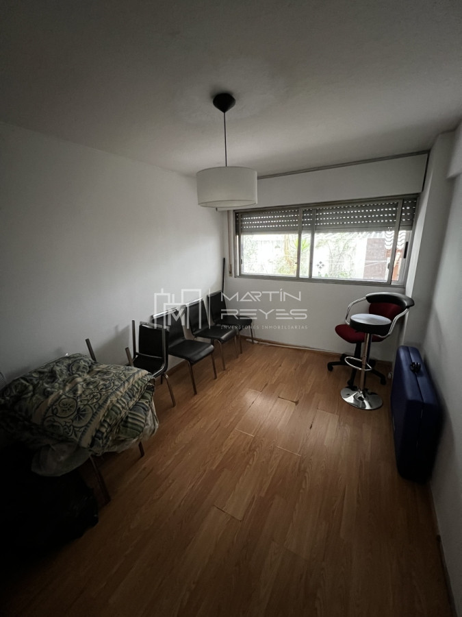 Apartamento ID.889 - Venta Apartamento 5 dormitorios con terraza en Pocitos 