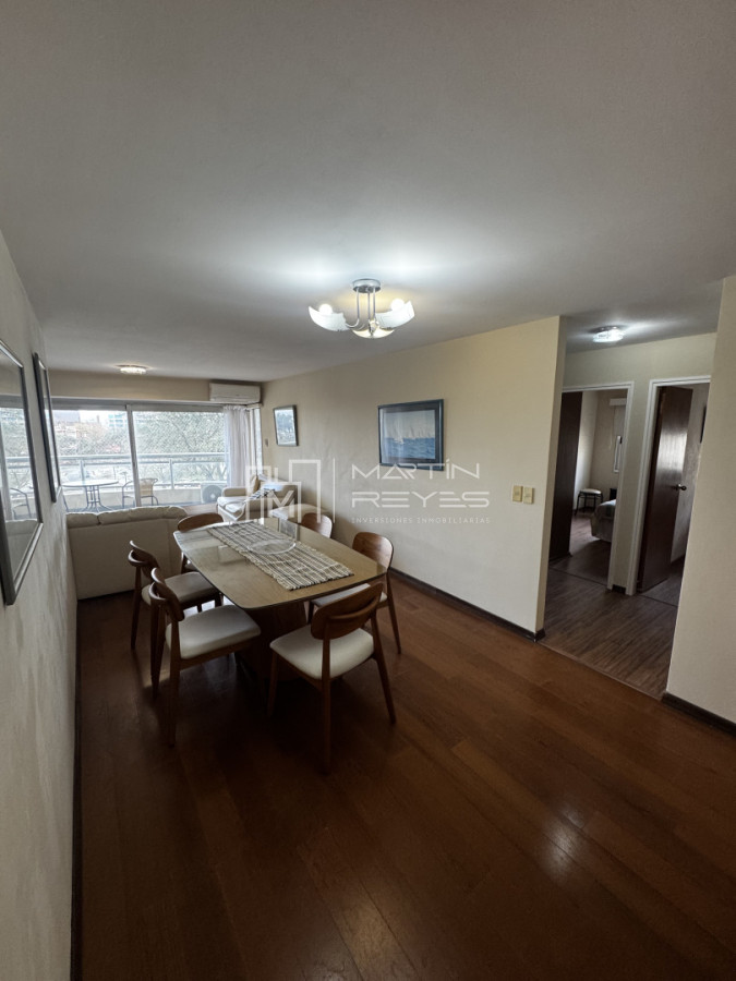 Apartamento ID.1573 - Alquiler Apartamento Amueblado de 2 Dormitorios con garaje en Torres Náuticas | Puerto del Buceo