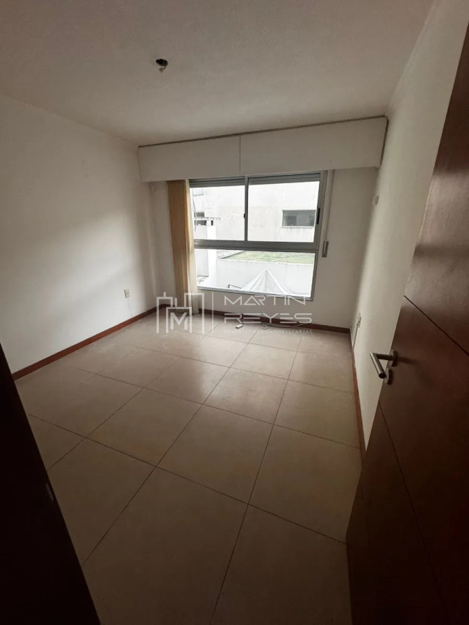 Apartamento ID.1247/Alquiler-amplio-Apartamento-de-2-dormitorios-en-Puerto-del-Buceo-(cod-1247) - Alquiler amplio Apartamento de 2 dormitorios en Puerto del Buceo (cod 1247)