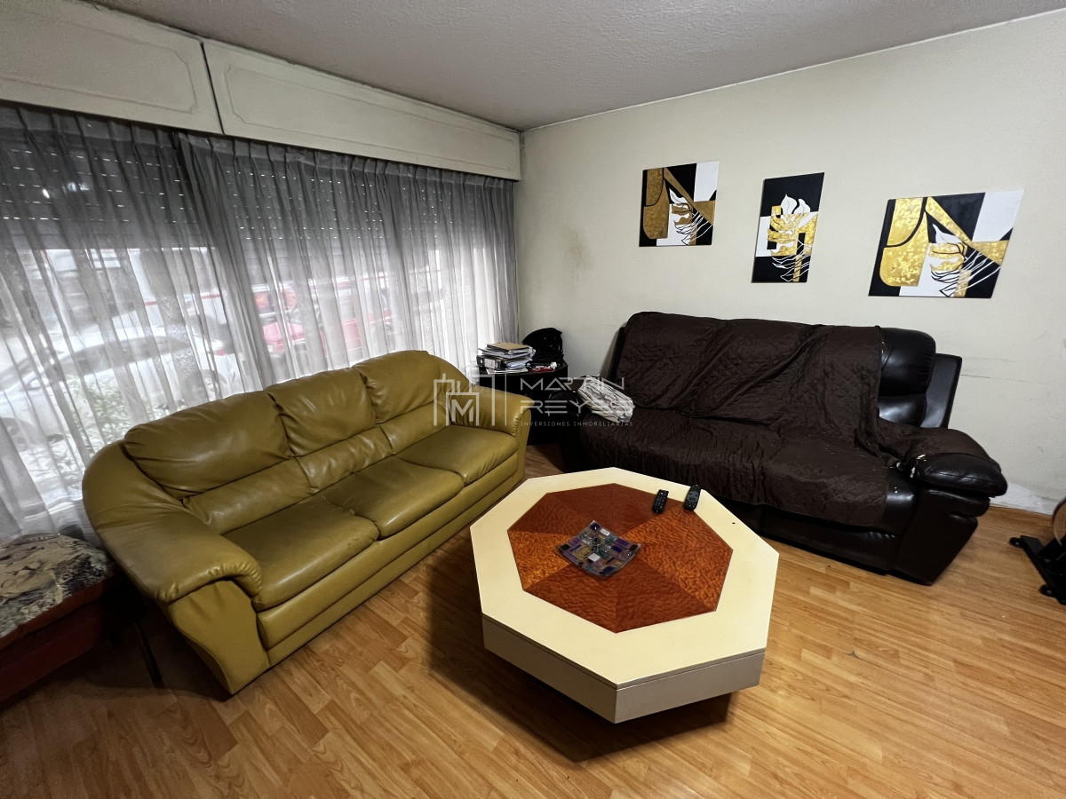 Apartamento ID.889 - Venta Apartamento 5 dormitorios con terraza en Pocitos 