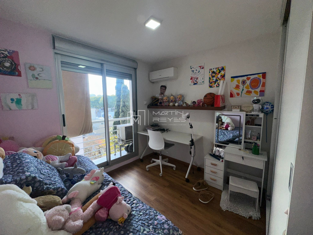 Apartamento ID.1520 - Venta Apartamento en Exclusiva 2 dormtorios 1 en suites con garaje al frente en el corazón de Parque Batlle