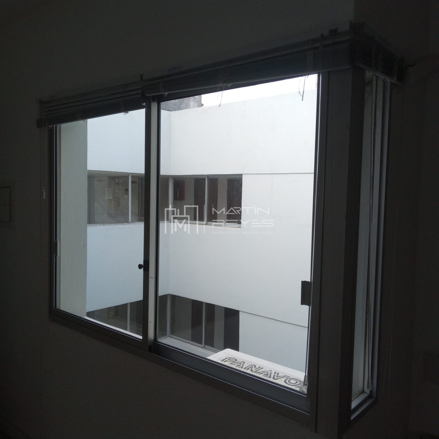 Apartamento ID.803/Alquiler-oficina-80m-en-Ciudad-Vieja-(cod-803) - Alquiler oficina 80m en Ciudad Vieja (cod 803)