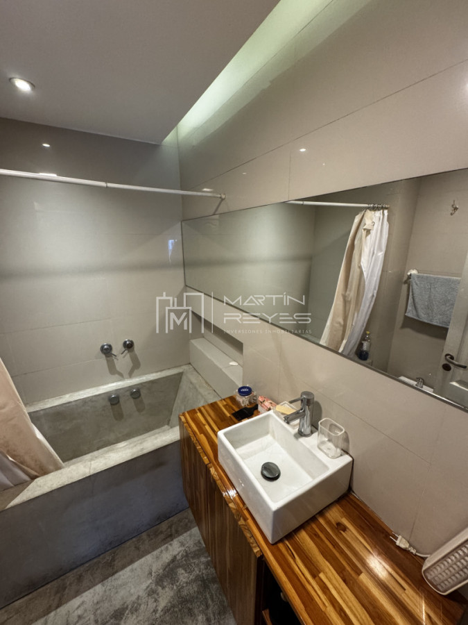 Apartamento ID.1572 - Venta Apartamento 2 Dormitorios en Punta Carretas con Orientación Noroeste.