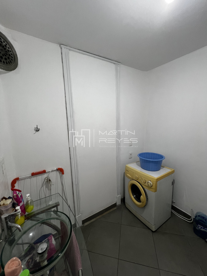 Apartamento ID.1125 - Venta Departamento de 14 Dormitorios sobre 18 de Julio (cod 1125)