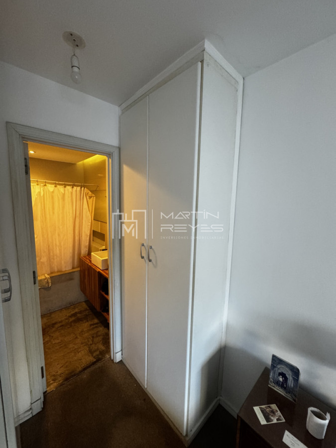Apartamento ID.1572 - Venta Apartamento 2 Dormitorios en Punta Carretas con Orientación Noroeste.