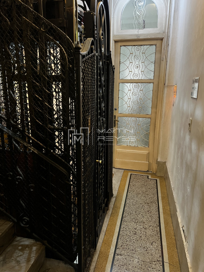 Apartamento ID.1125 - Venta Departamento de 14 Dormitorios sobre 18 de Julio (cod 1125)