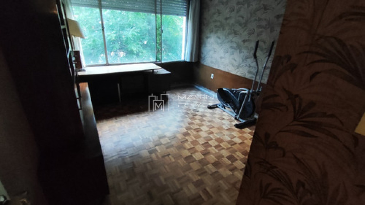 Apartamento ID.1207 - Venta apartamento 3 dormitorios y servicio con garaje fijo en Punta Carretas