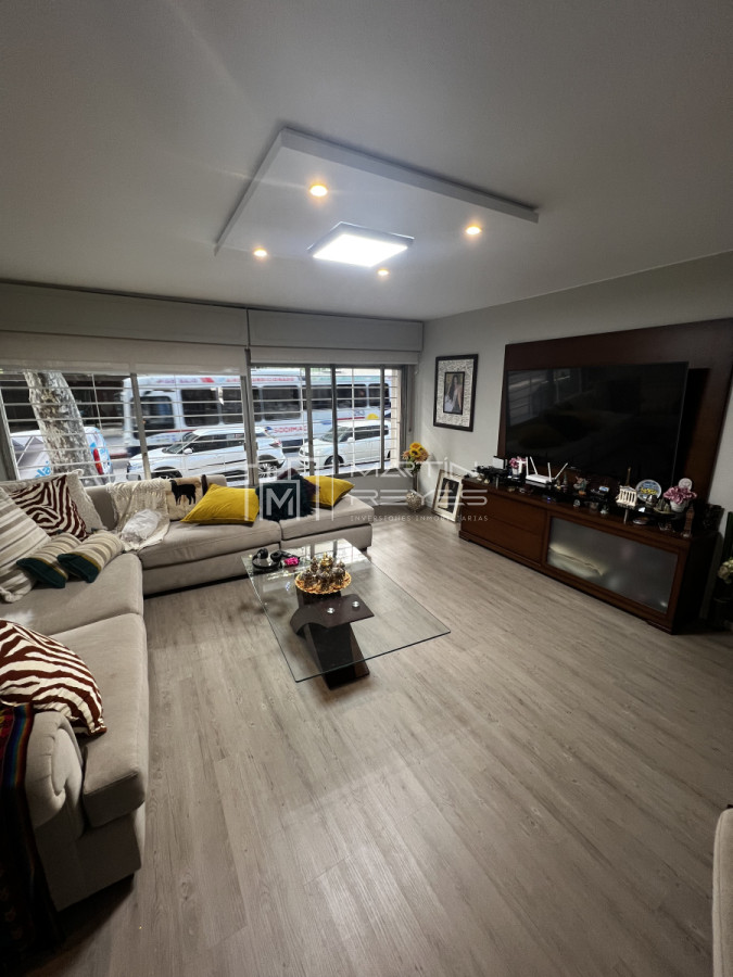 Apartamento ID.889 - Venta Apartamento 5 dormitorios con patio 70m2 en Pocitos 