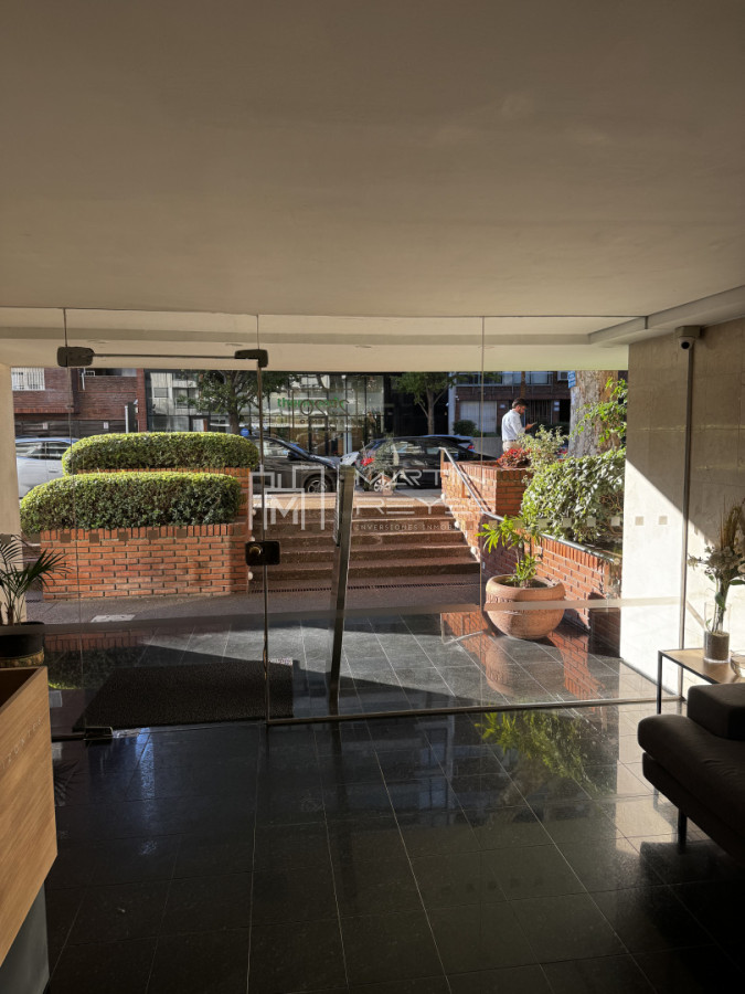 Apartamento ID.1572 - Venta Apartamento 2 Dormitorios en Punta Carretas con Orientación Noroeste.