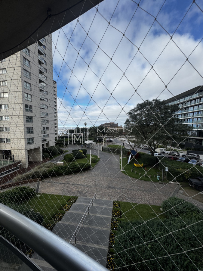 Apartamento ID.1573 - Alquiler Apartamento Amueblado de 2 Dormitorios con garaje en Torres Náuticas | Puerto del Buceo