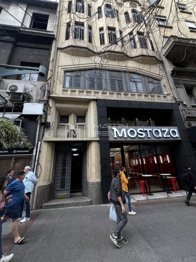 Apartamento ID.1125 - Venta Departamento de 14 Dormitorios sobre 18 de Julio (cod 1125)