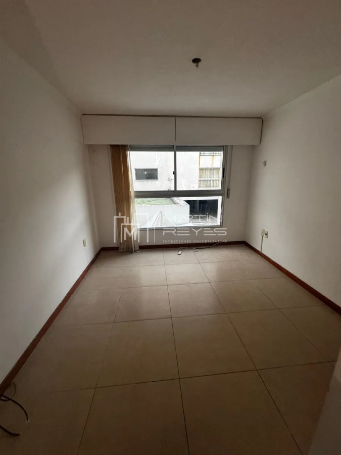 Apartamento ID.1247/Alquiler-amplio-Apartamento-de-2-dormitorios-en-Puerto-del-Buceo-(cod-1247) - Alquiler amplio Apartamento de 2 dormitorios en Puerto del Buceo (cod 1247)