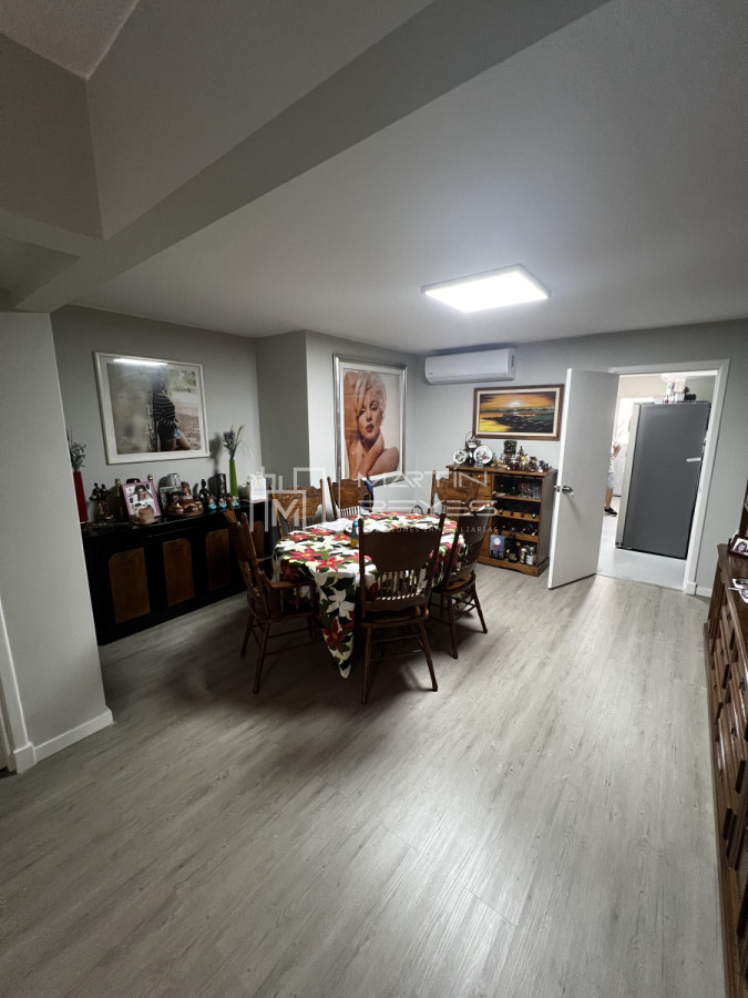Apartamento ID.889 - Venta Apartamento 5 dormitorios con patio 70m2 en Pocitos 