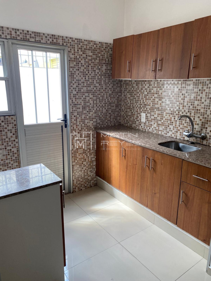 Venta Apartamento 1 dormitorio con renta del 7,2% en Malvin Norte (cod 624)