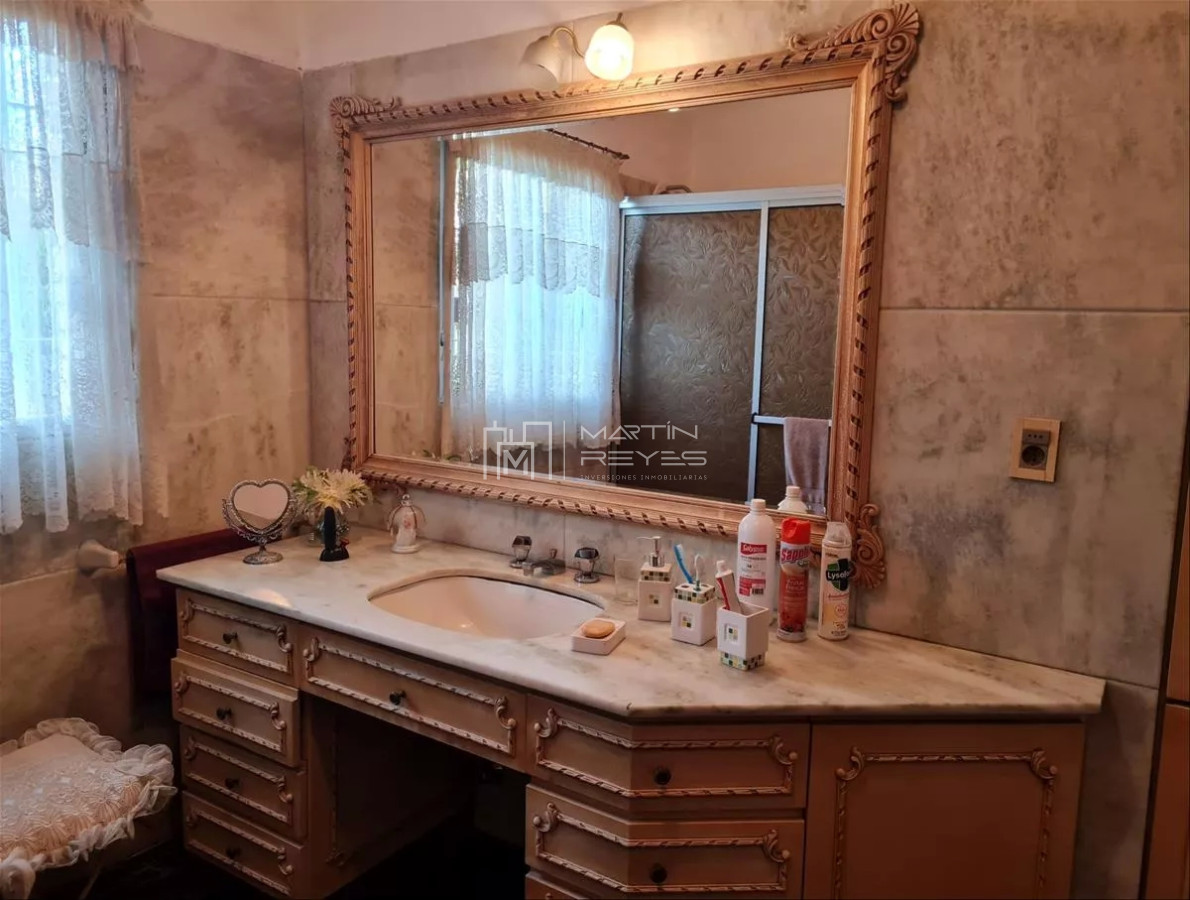 Casa ID.954 - Venta Casa 6 Dormitorios en Carrasco Sur (cod 954)