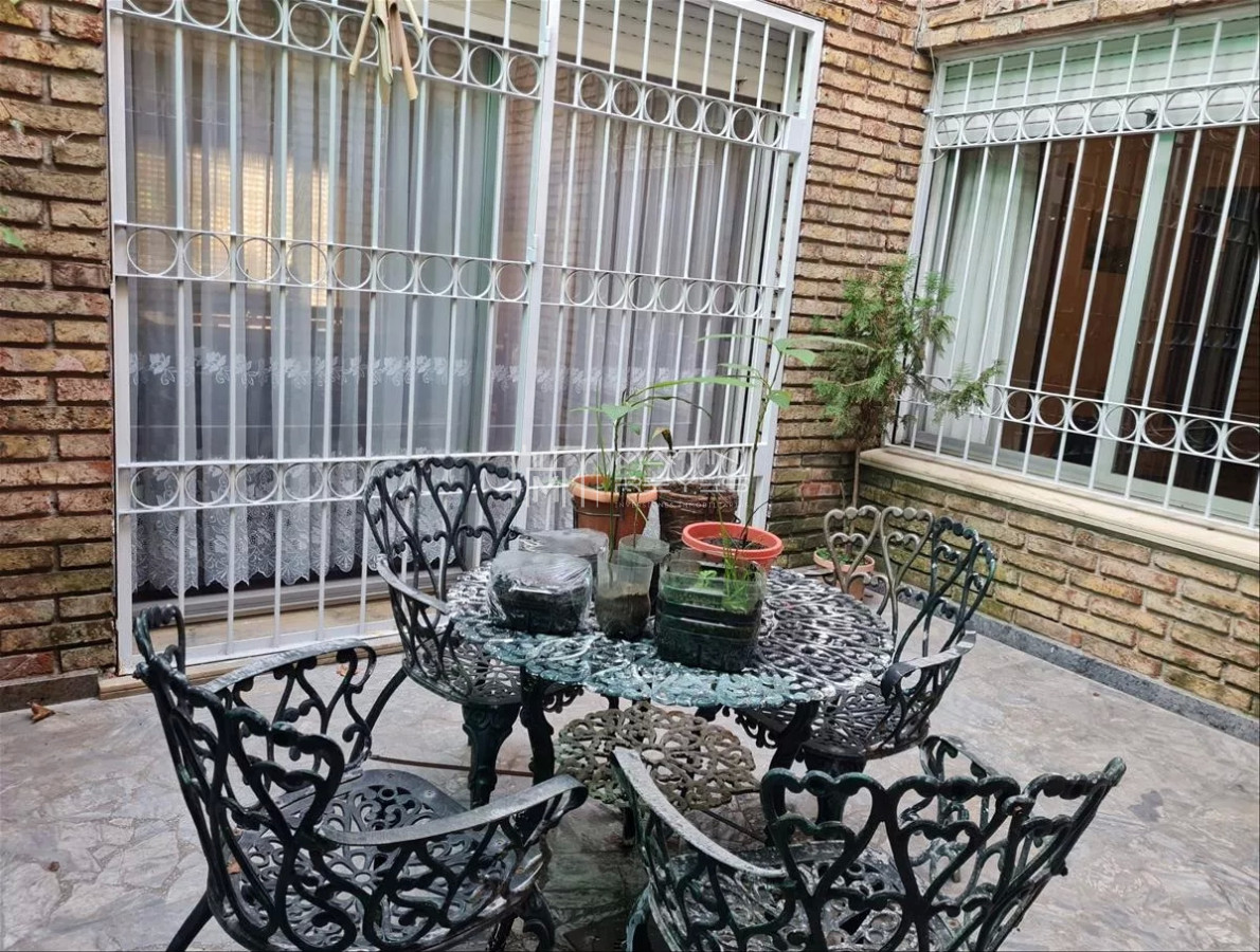 Casa ID.954 - Venta Casa 6 Dormitorios en Carrasco Sur (cod 954)