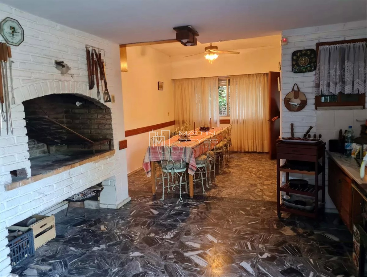 Casa ID.954 - Venta Casa 6 Dormitorios en Carrasco Sur (cod 954)